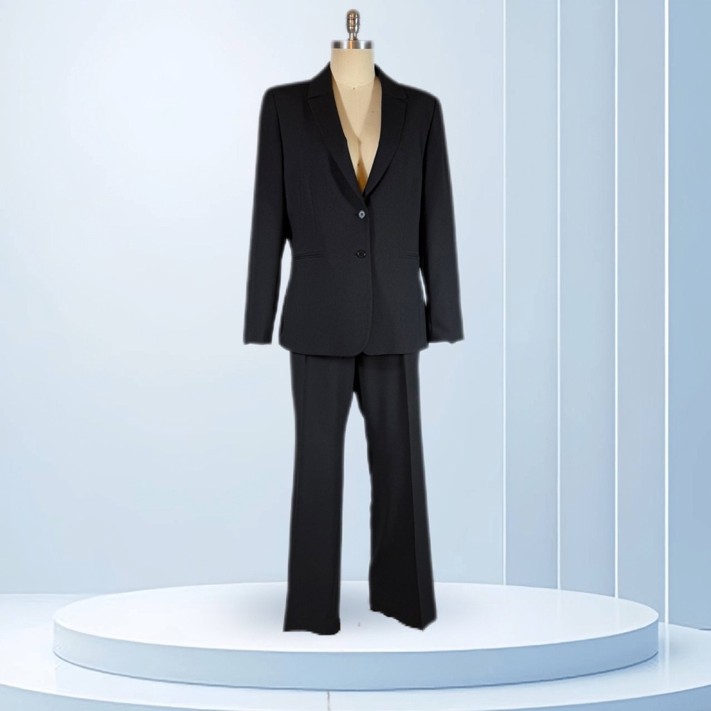 Tahari ASL Women's Pinstripe Blazer & Straigh Leg Pants in Charcoal